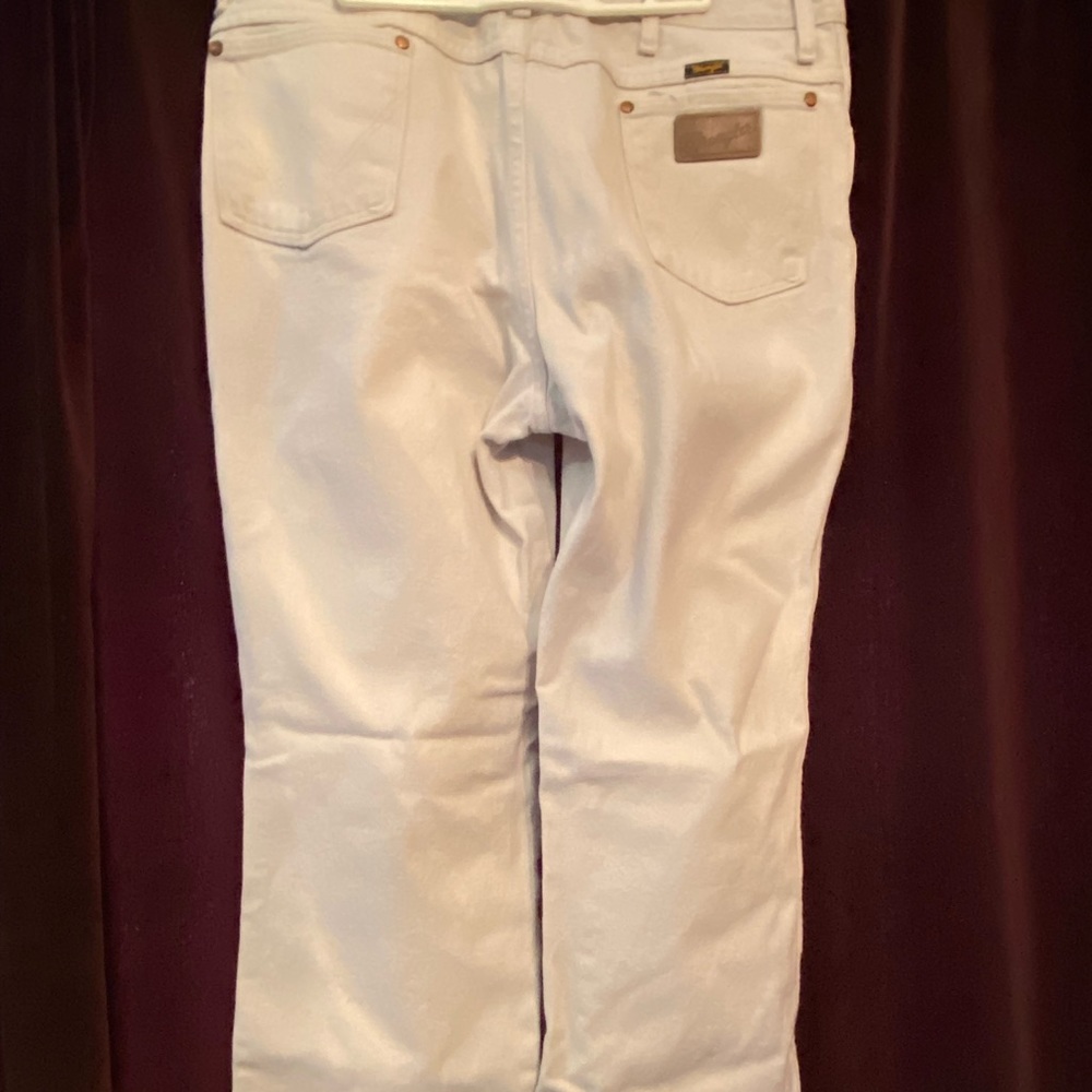 Wrangler Men’s Jeans worn once. Excellent condition